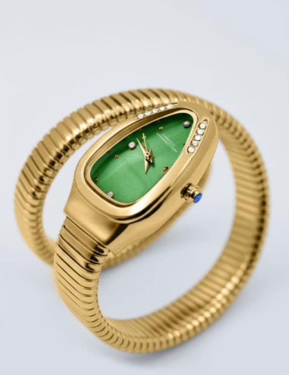 Luxury Snake Pattern Bracelet Watch for Women - Gold-Plated with Emerald Green Dial