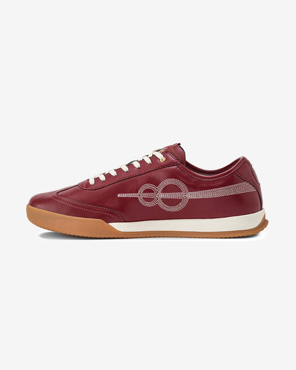 ONE8 Seam XVIII Signature First-ever cricket-inspired lifestyle sneaker. Co-created with Virat Kohli, with a surprise from him inside the box.